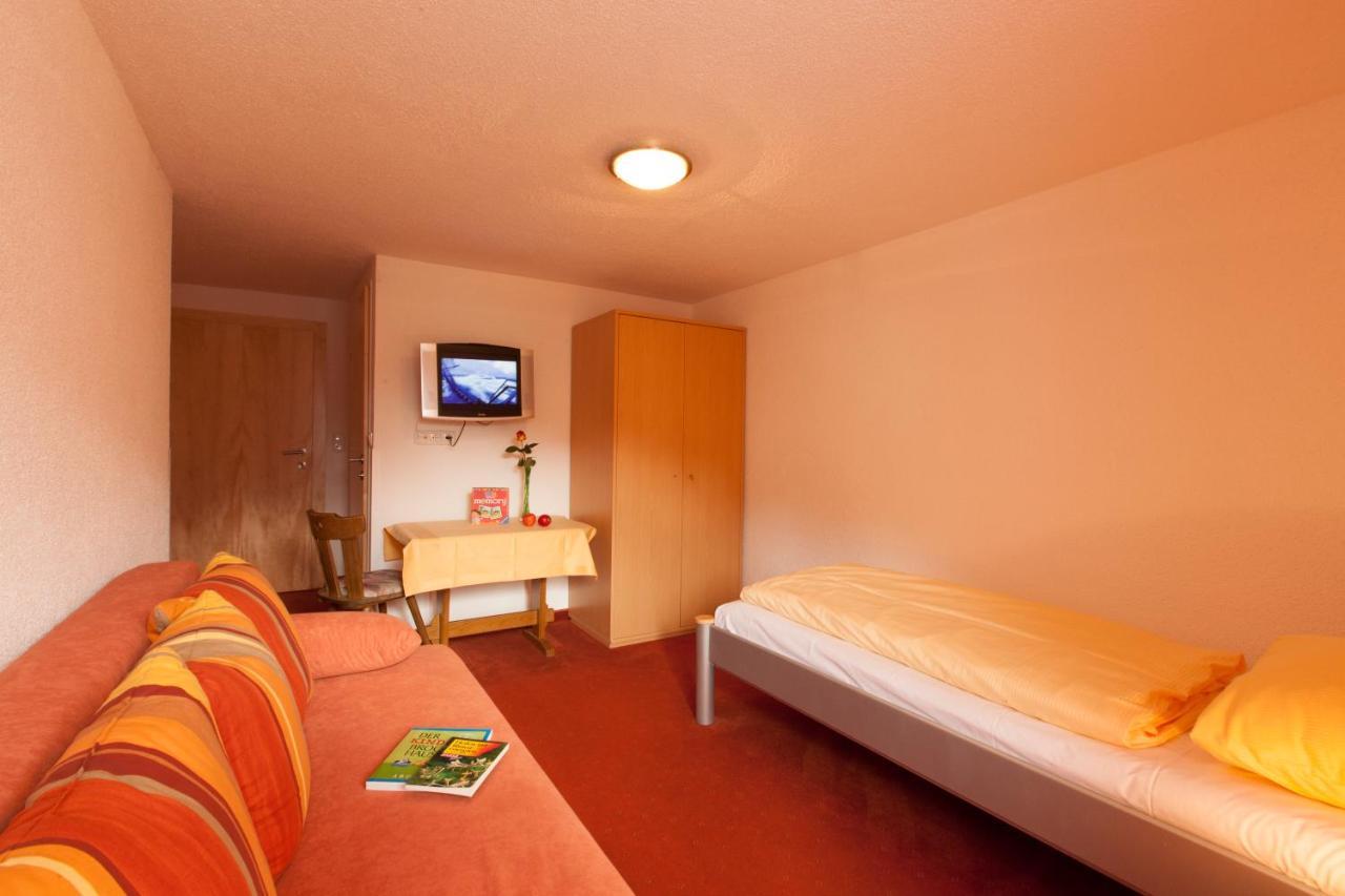 Holzgauerhof Bed & Breakfast Bagian luar foto